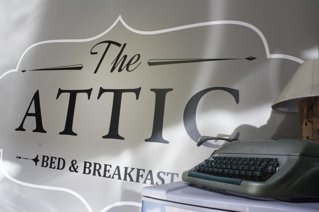 The Attic Bed & Breakfast Бандунг Экстерьер фото