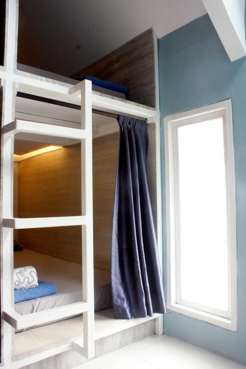 The Attic Bed & Breakfast Бандунг Экстерьер фото