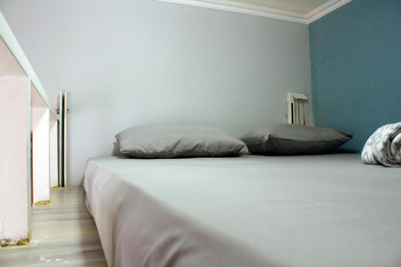 The Attic Bed & Breakfast Бандунг Экстерьер фото